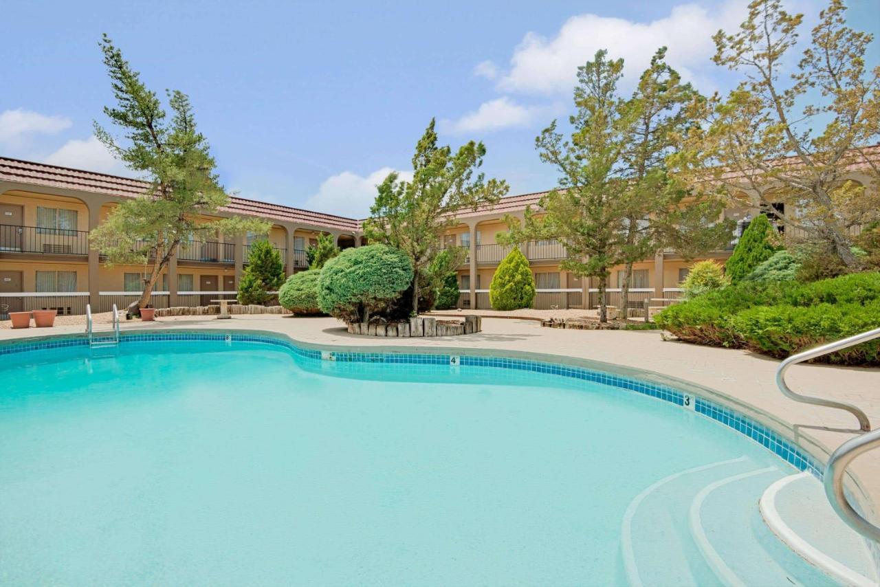 Midtown Inn & Suites Albuquerque Esterno foto